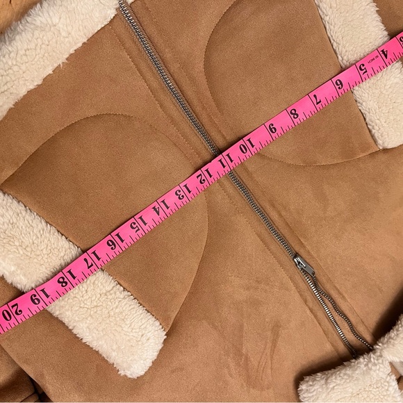 GAP Women's Camel Teddy Jacket - Picture 4 of 5